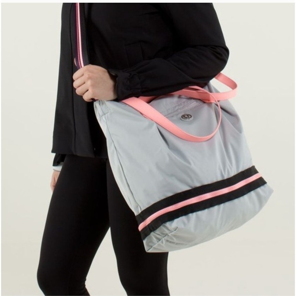Lululemon Expandable Yoga Fitness Gym Travel Tote Bag Zip Panel Shoulder Bag